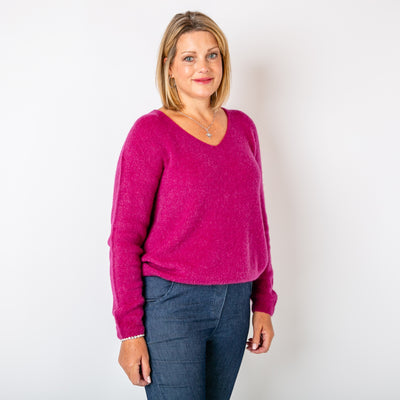 The berry purple Alpaca Blend V Jumper with long sleeves and a V neckline