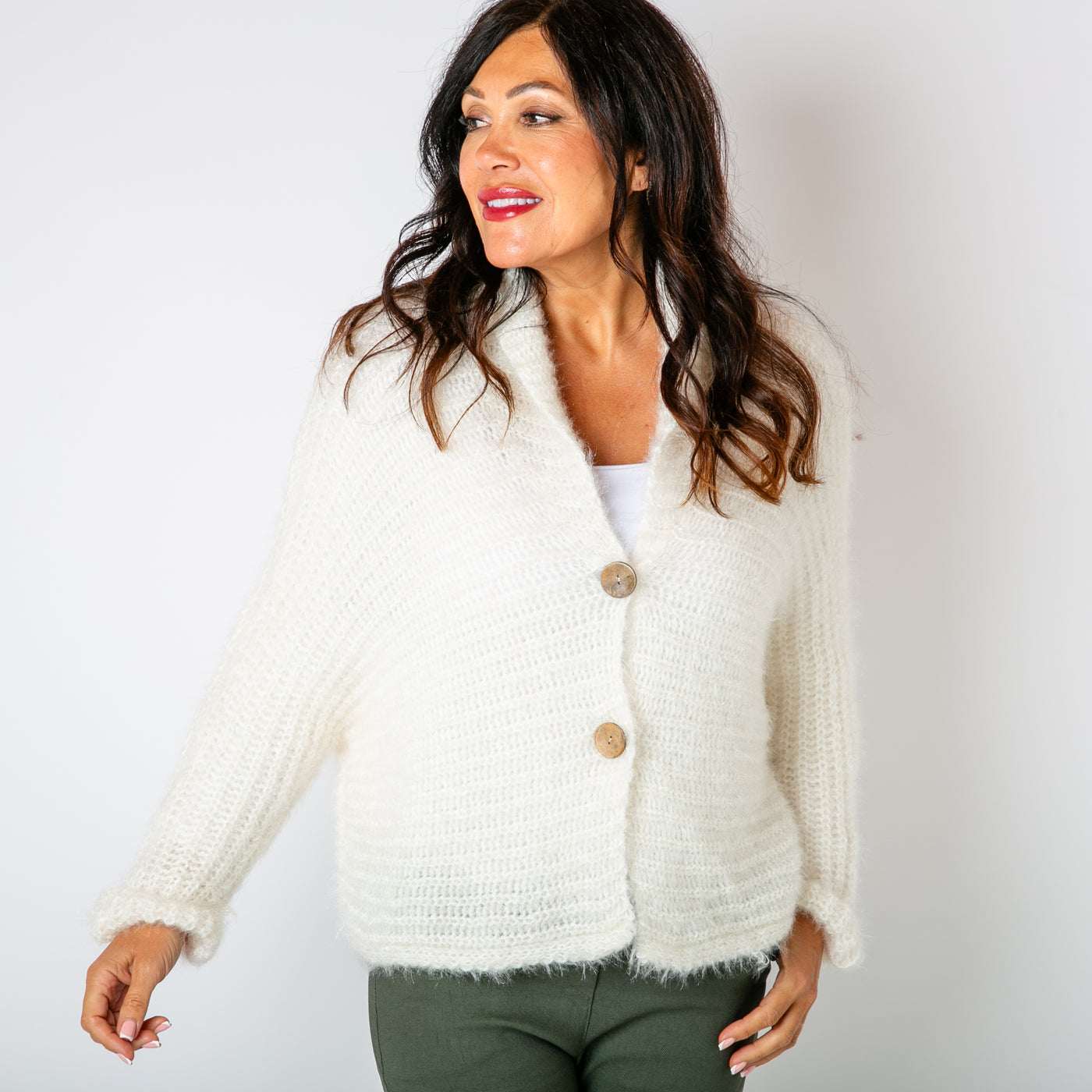 The cream Fuzzy Collar Cardigan with long sleeves with a dropped seam