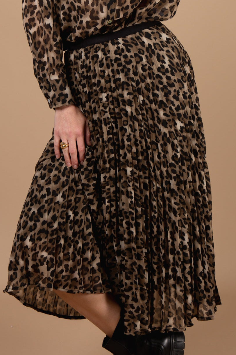 Leopard Print Pleated Skirt
