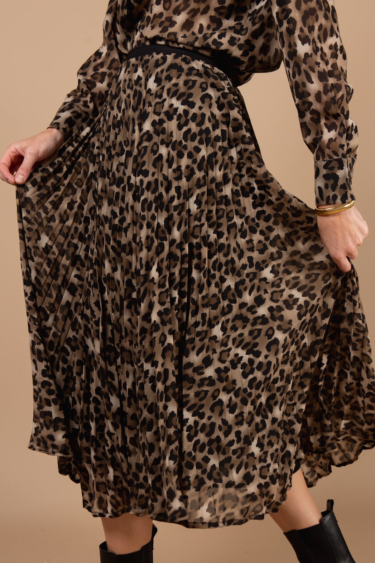 Leopard Print Pleated Skirt