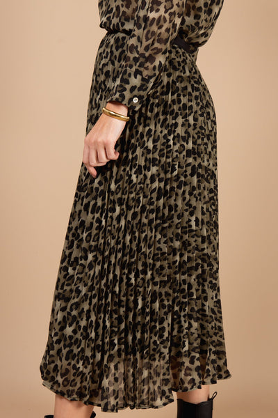 Leopard Print Pleated Skirt