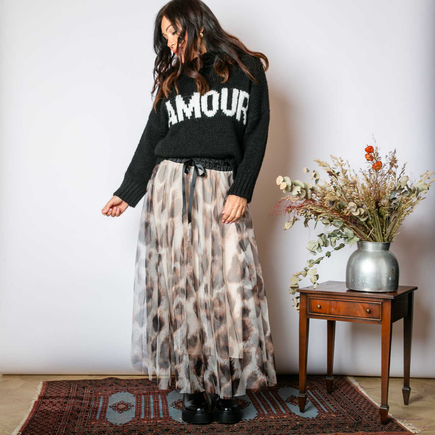 The cream brown Leopard Chiffon Layer Skirt which pairs perfectly with a cosy matching jumper