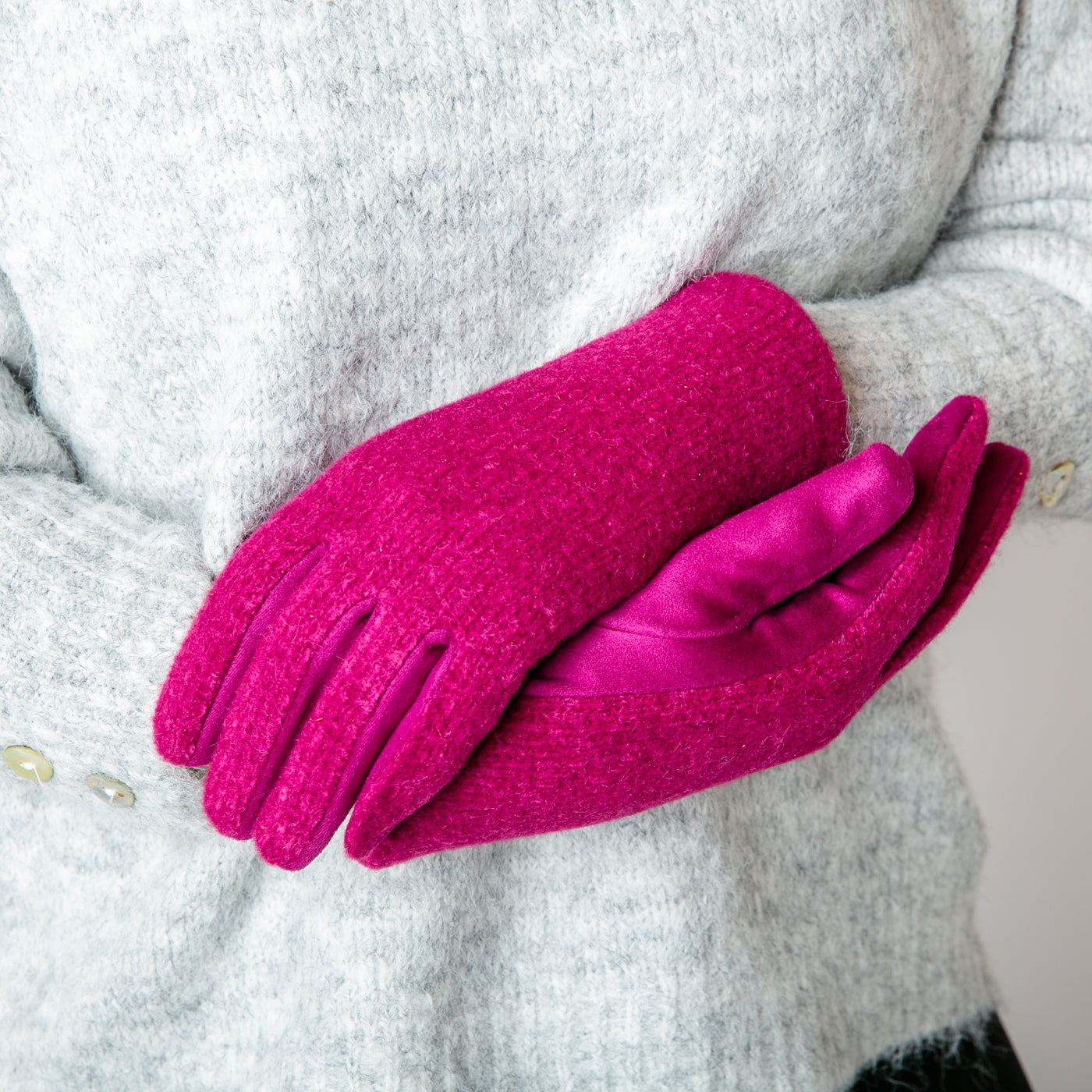 The Mollie Gloves in plum pink which make a great gift for someone special