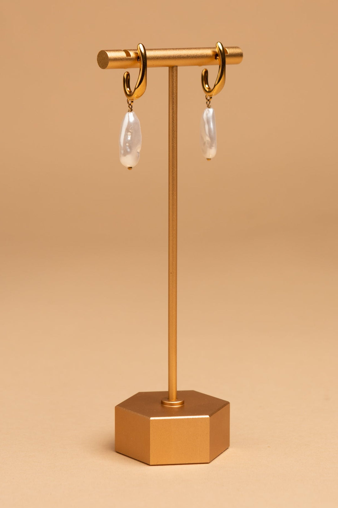 Eloane Pearl Earrings