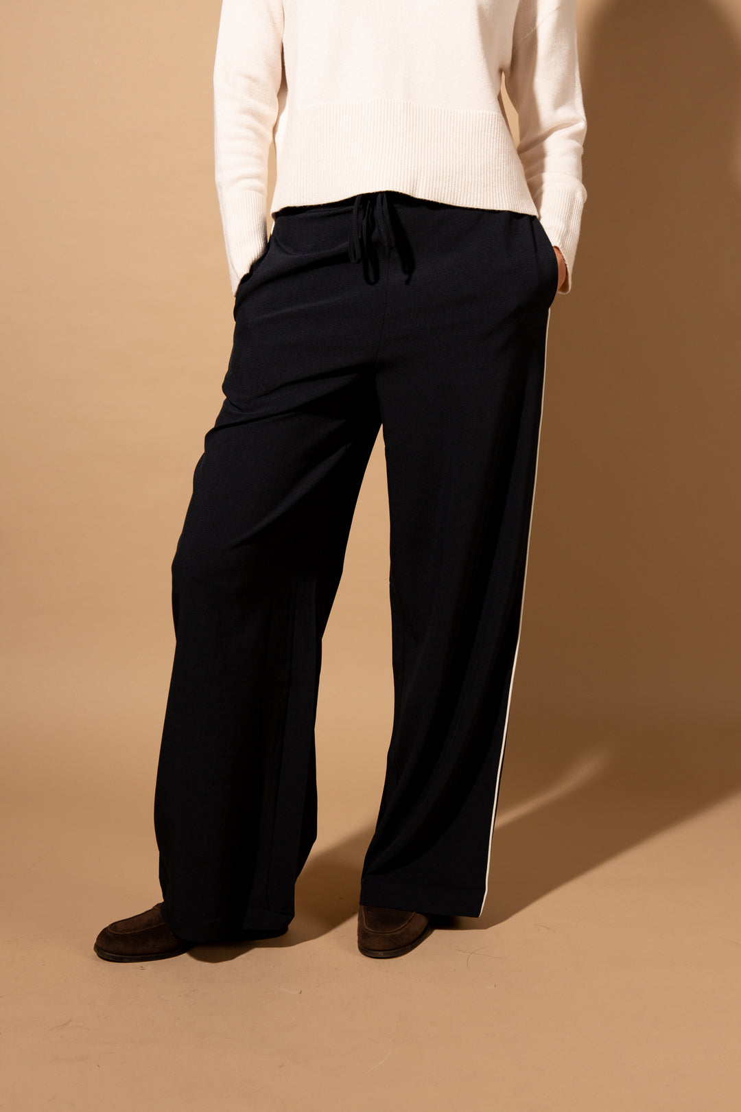 Wide Leg Piped Trouser