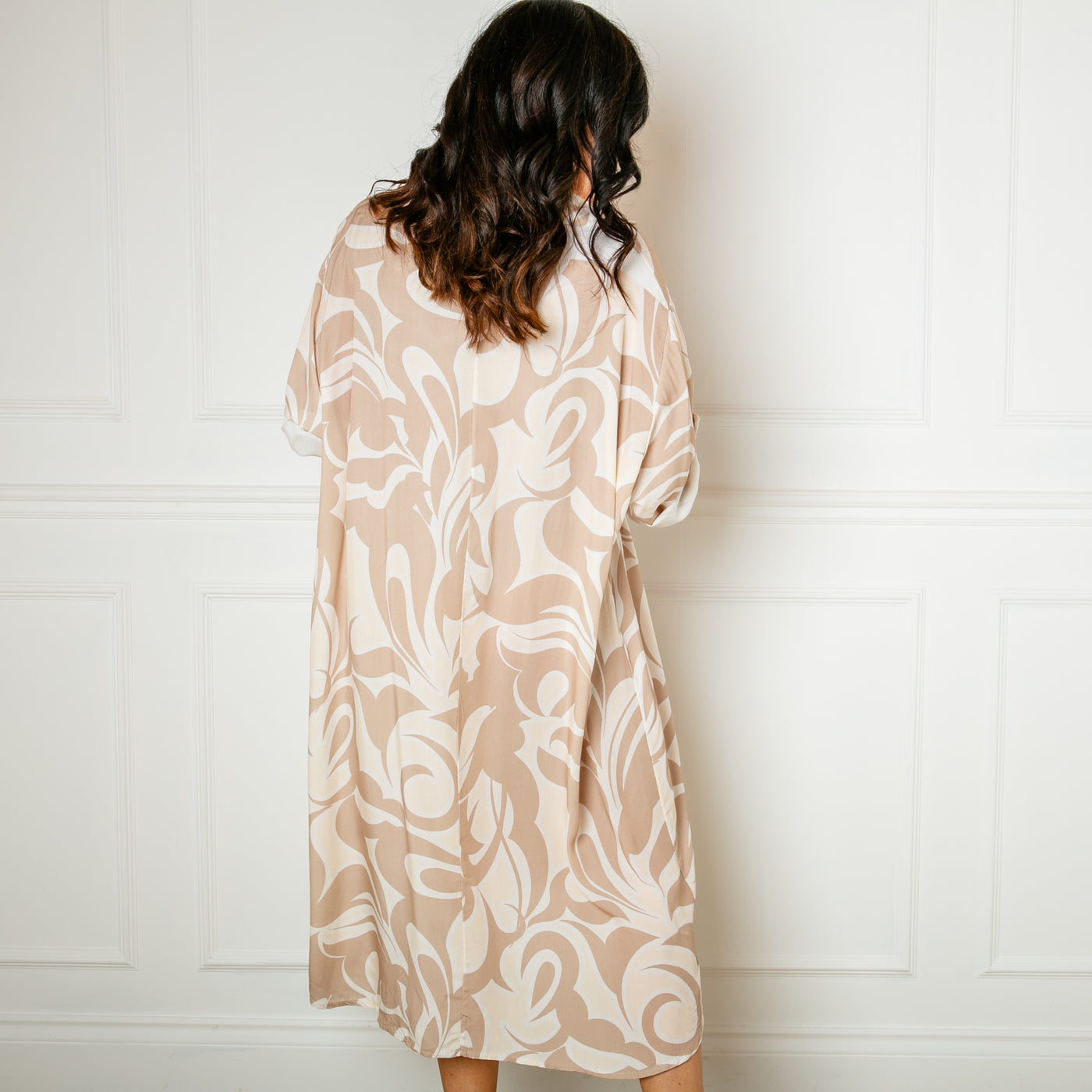 The stone cream Printed Shirt Dress with long sleeves that can be rolled and fastened at the elbow