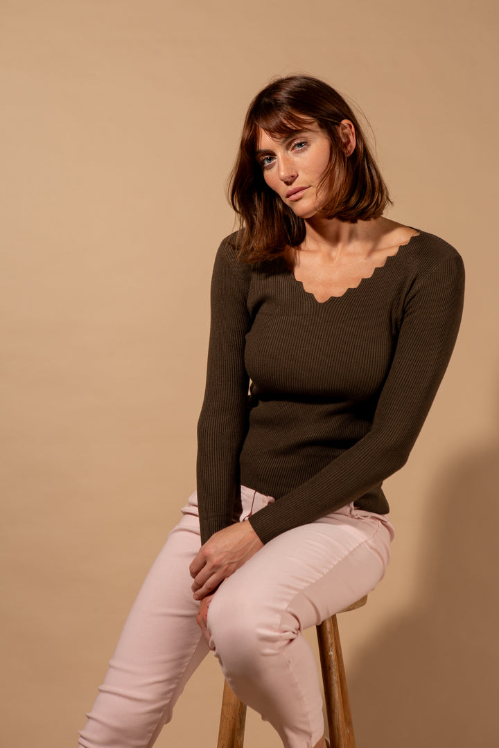 Scallop Edge Long Sleeve Top
