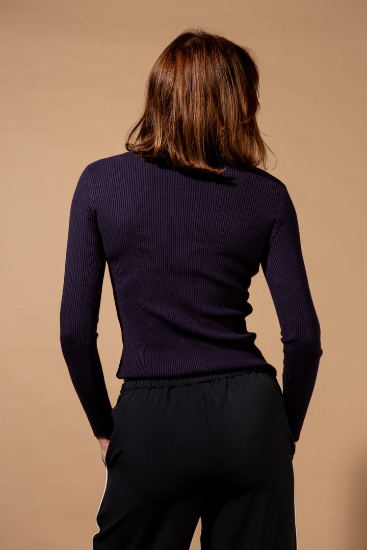 Scallop Edge Long Sleeve Top
