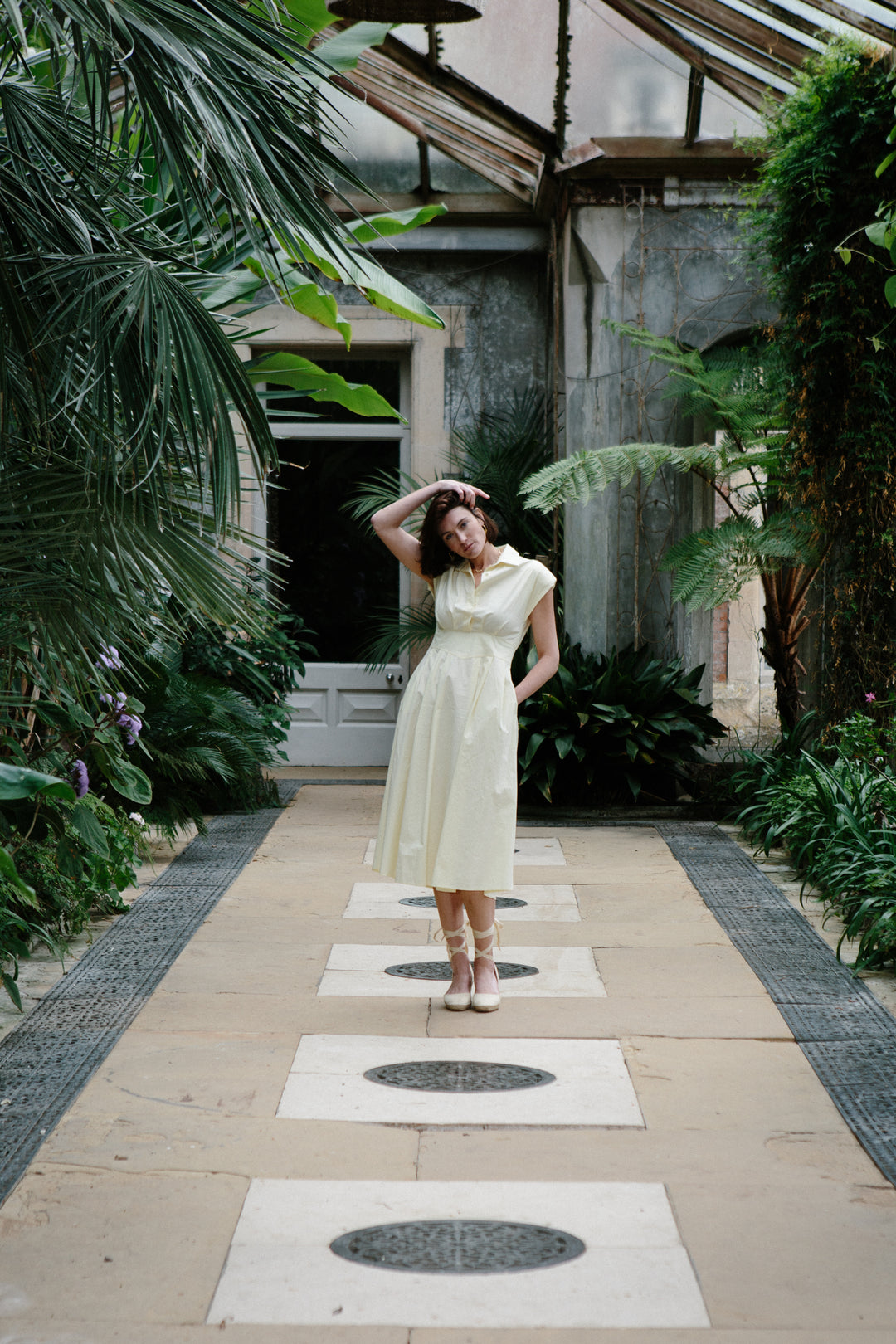 Sleeveless Collar Dress