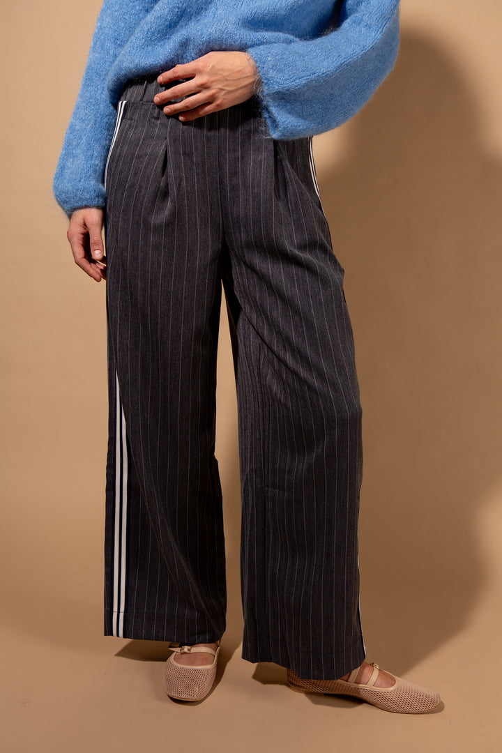 Wide Leg Pin Stripe Trouser