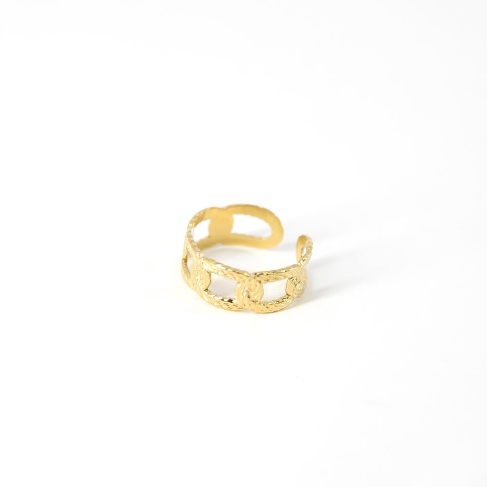 Ada-womens-adjustable-ring-large-interlocking-chunky-chain-detail-gold-jewellery