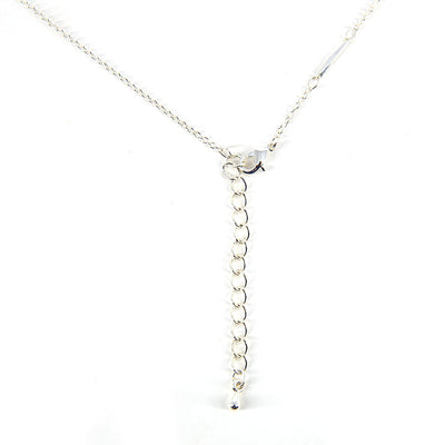Bea-womens-necklace-fine-chain-bee-pendant-silver